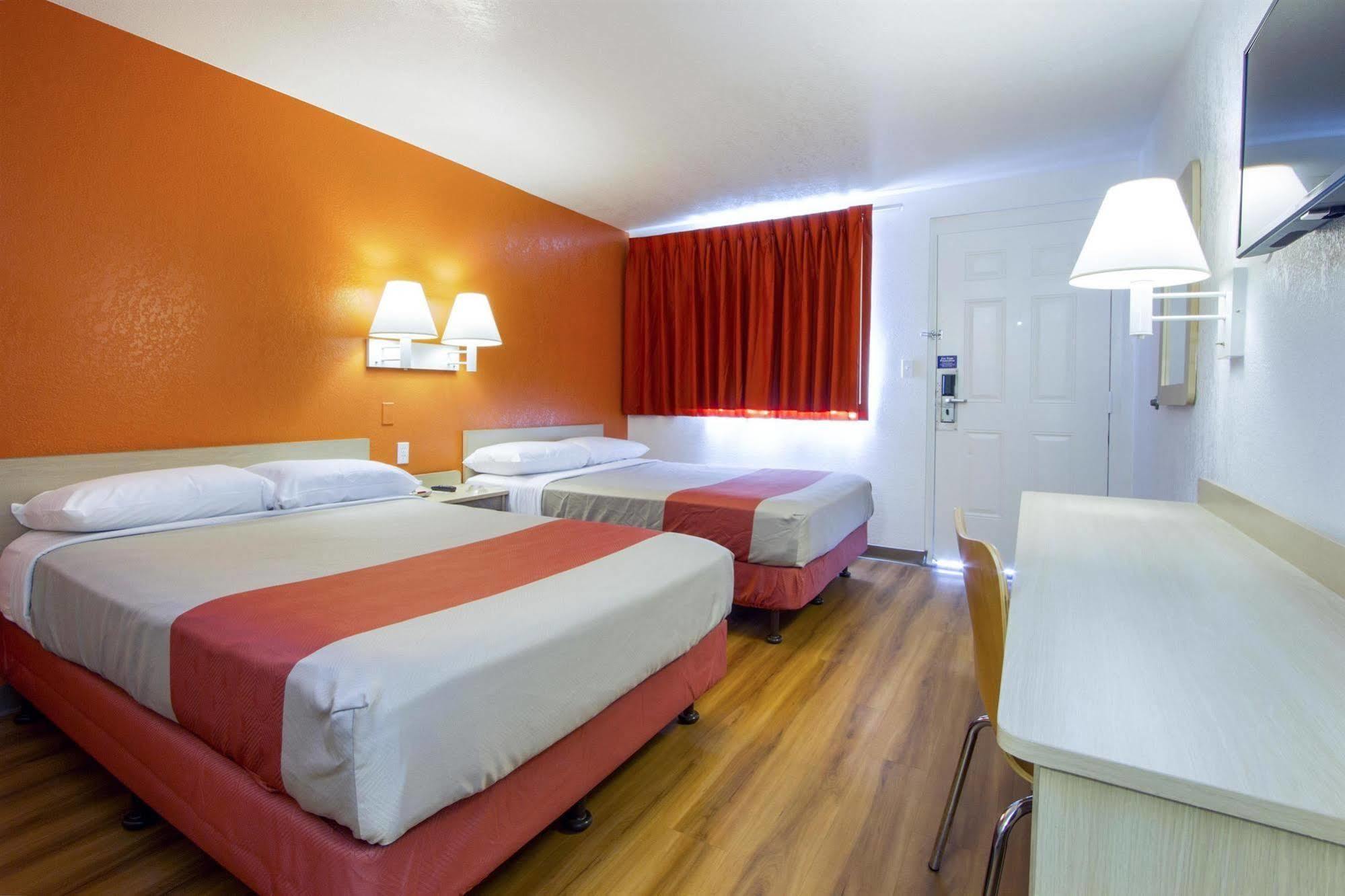 Phoenix Inn Экстерьер фото