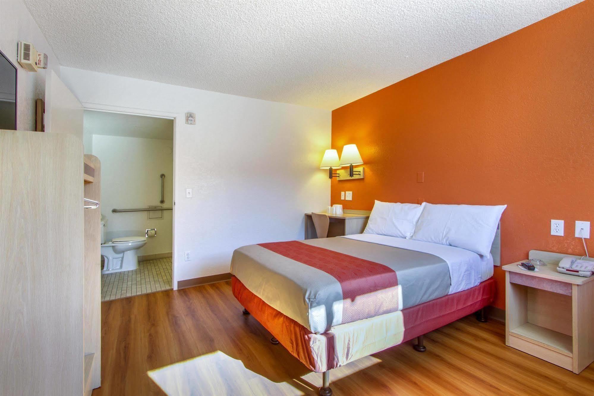 Phoenix Inn Экстерьер фото