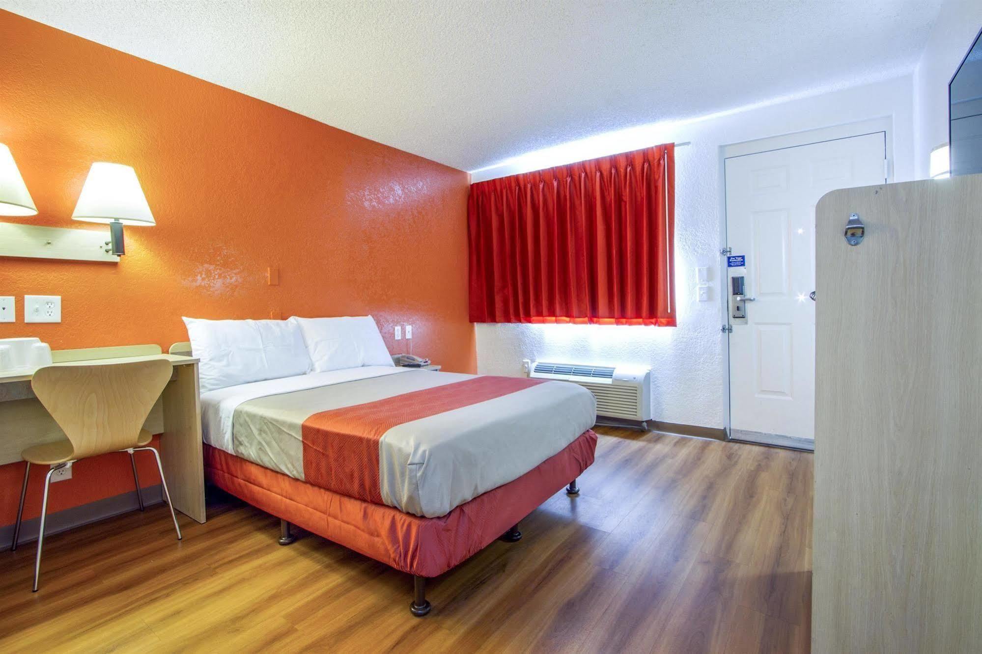 Phoenix Inn Экстерьер фото