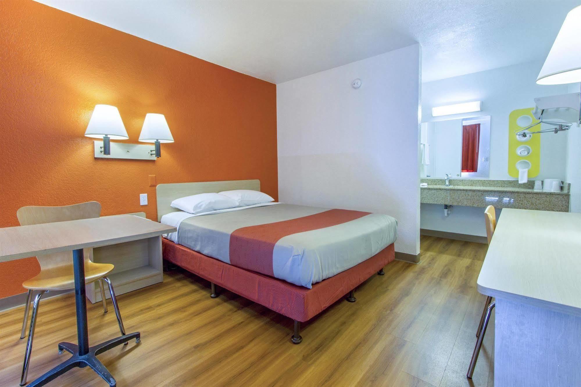 Phoenix Inn Экстерьер фото
