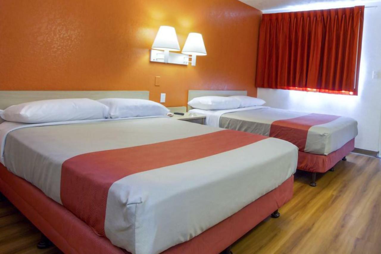 Phoenix Inn Экстерьер фото