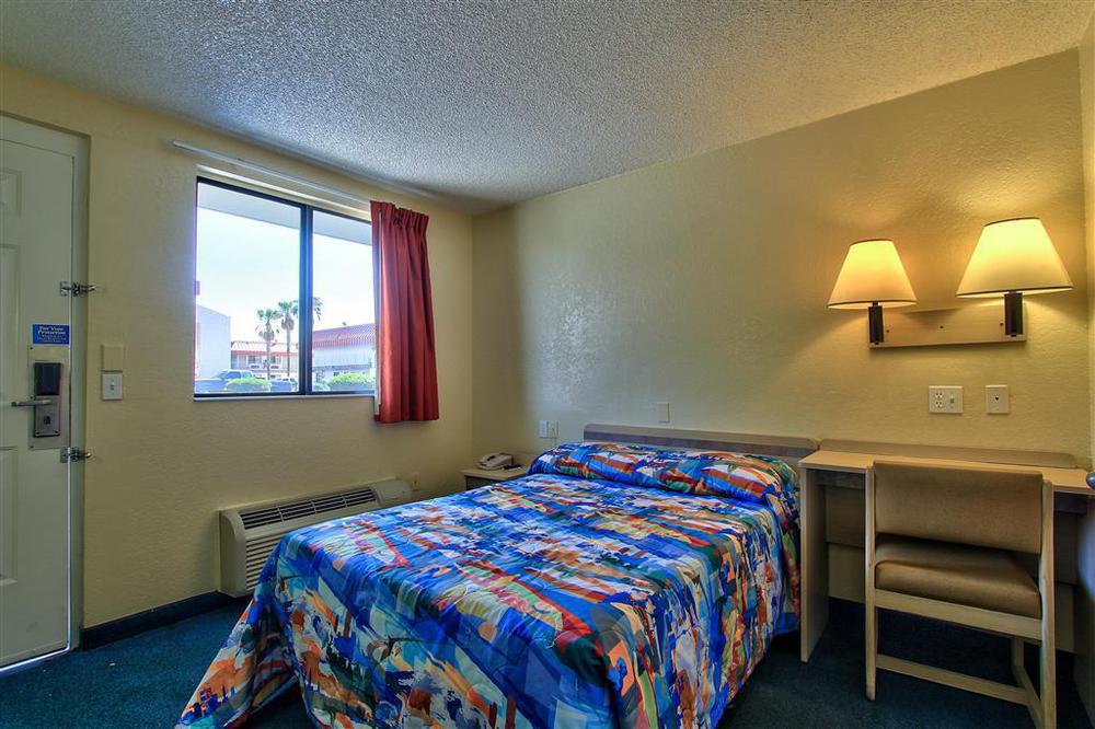 Phoenix Inn Номер фото